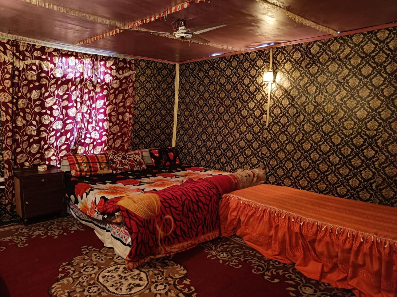 Hotel Island Srīnagar Extérieur photo